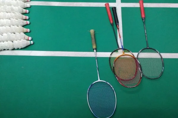 badminton match court